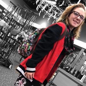 Meet your Posher, Abbi